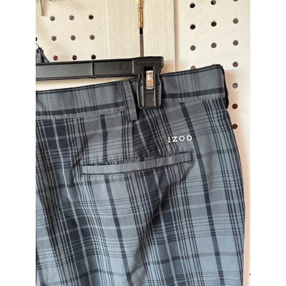 Izod Golf Classics Plaid Men's 38 Shorts Black Gray Polyester Active Outdoor - Picture 3 of 5